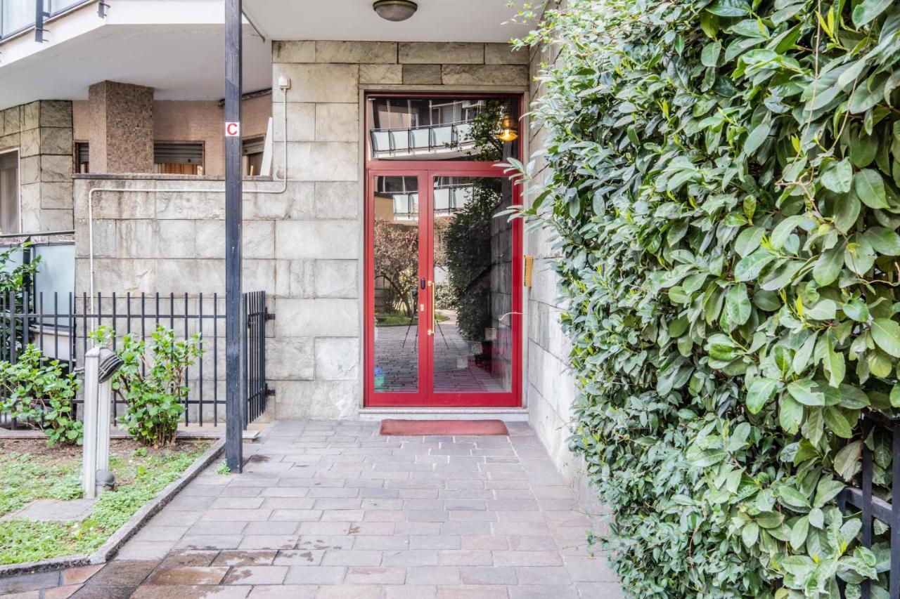 Morgantini House San Siro-Duomo "Netflix & Terrace" Apartment Milan Bagian luar foto