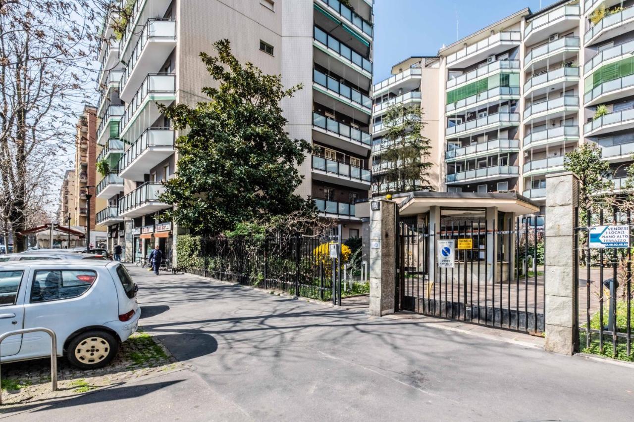 Morgantini House San Siro-Duomo "Netflix & Terrace" Apartment Milan Bagian luar foto